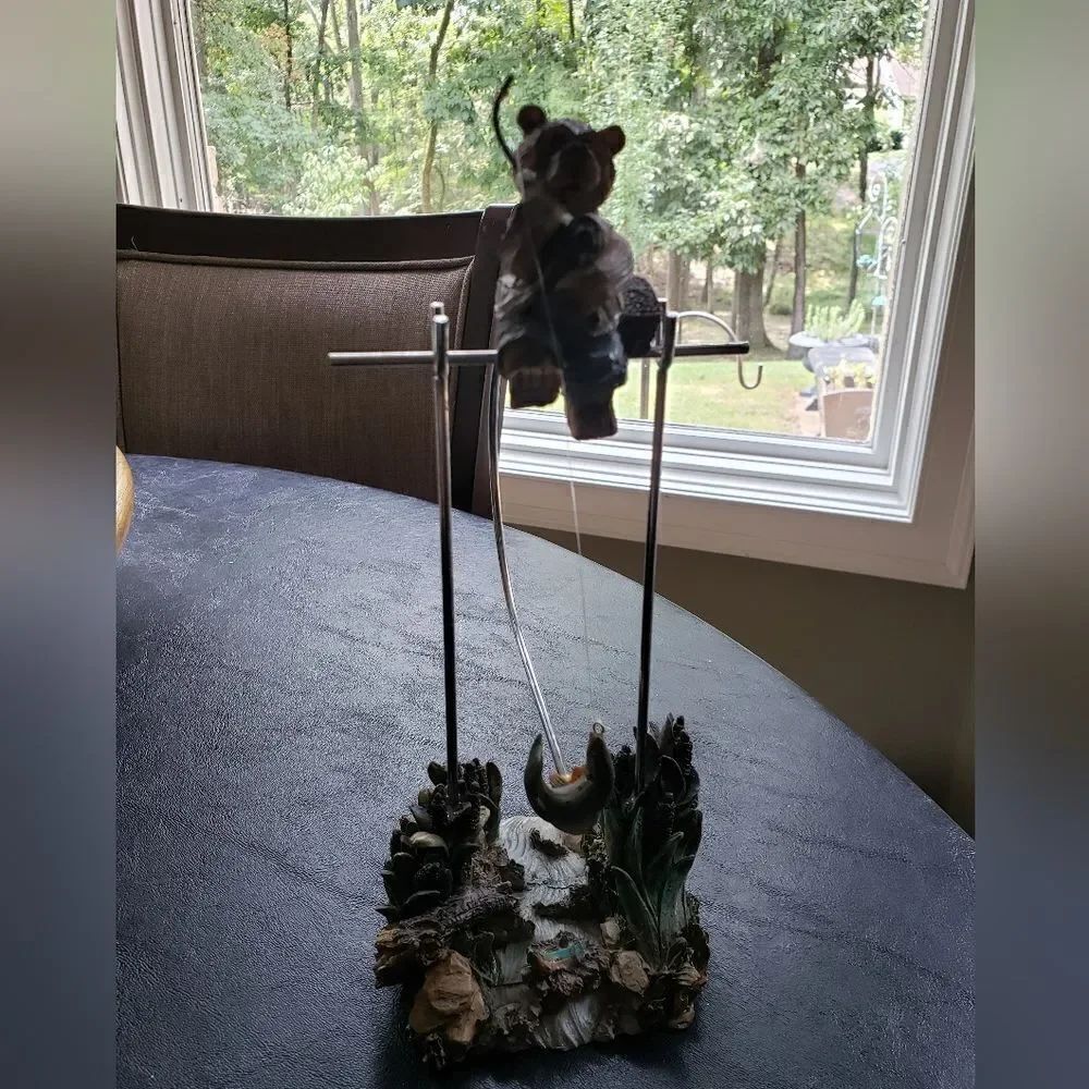 Pendulum Fishing Bear - Picture 3 of 11